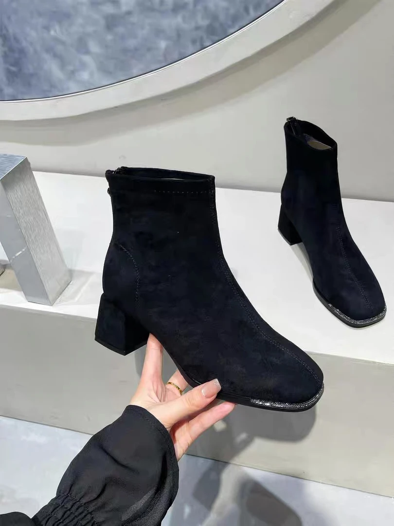 绒面方头粗跟短靴秋冬百搭气质瘦瘦靴女靴前面带钻