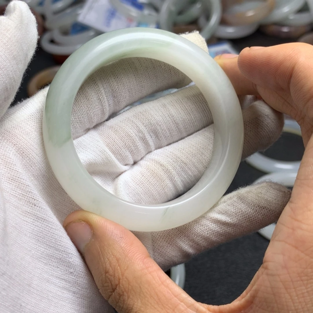 【闪购商品】石英质玉手镯合金54