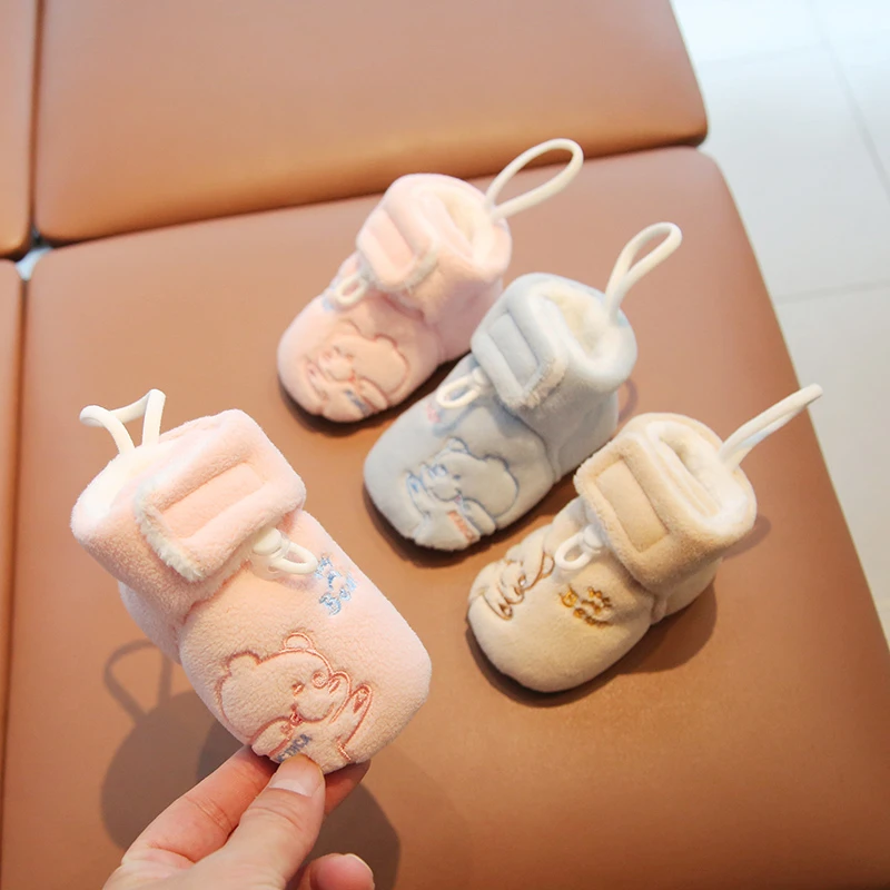 婴儿棉鞋带扣防掉秋冬加绒加厚雪地靴防滑学步鞋软底宝宝外穿鞋子