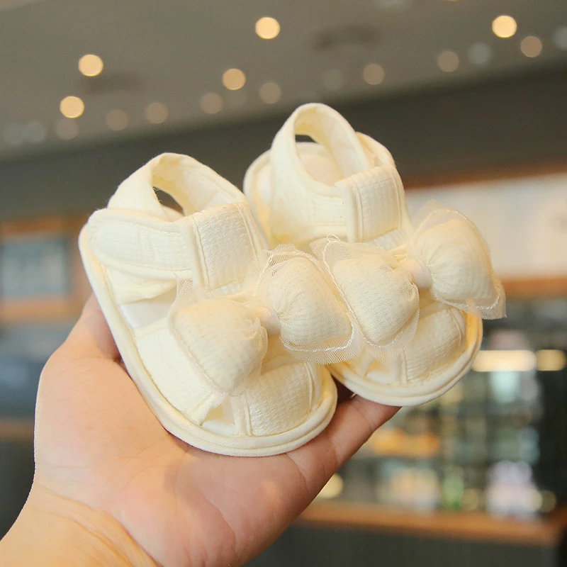 新生儿女婴公主凉鞋夏季软底防掉宝宝学步鞋透气可爱卡通防滑外穿