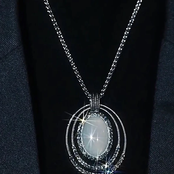 高级感轻奢大气猫眼石毛衣链秋冬新款时尚个性百搭气质项链女