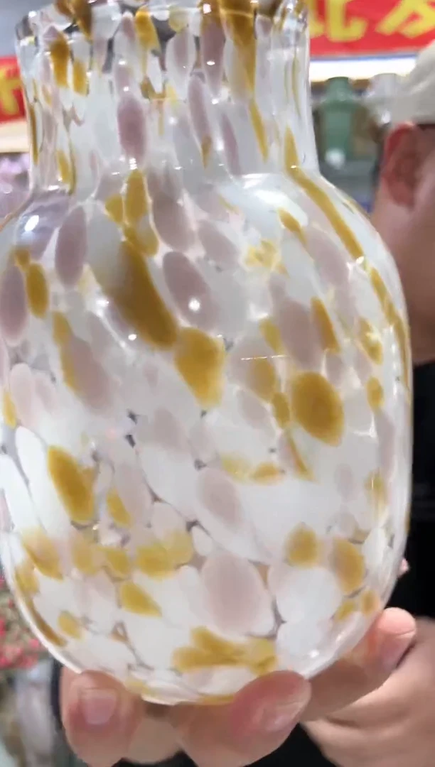 【闪购商品】彩点花瓶