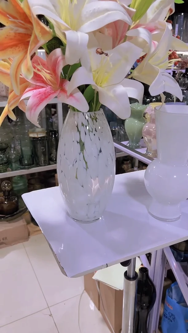 【闪购商品】白色彩点