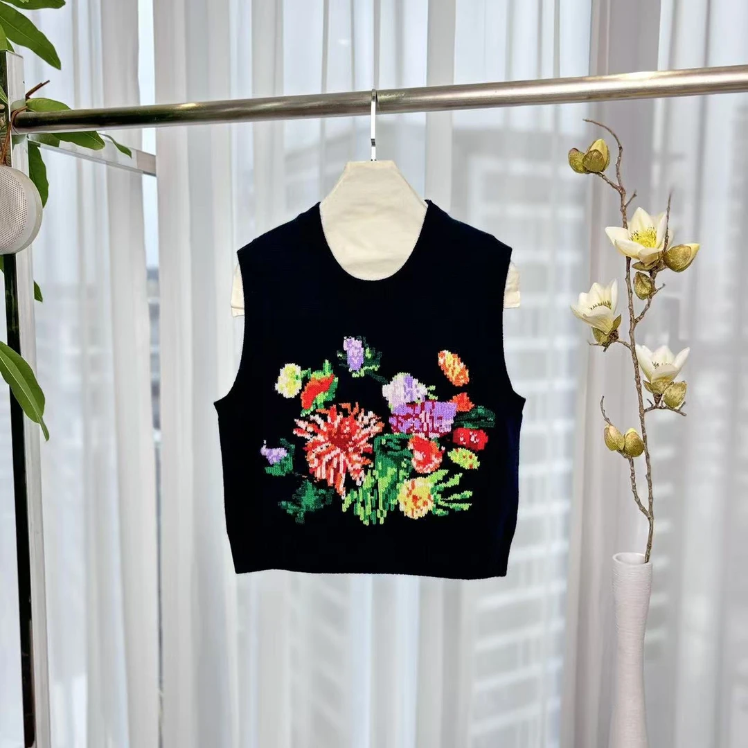 2024【炸总精选】秋冬新款100%山羊绒圆领鲜花勾花套头马甲Y10395