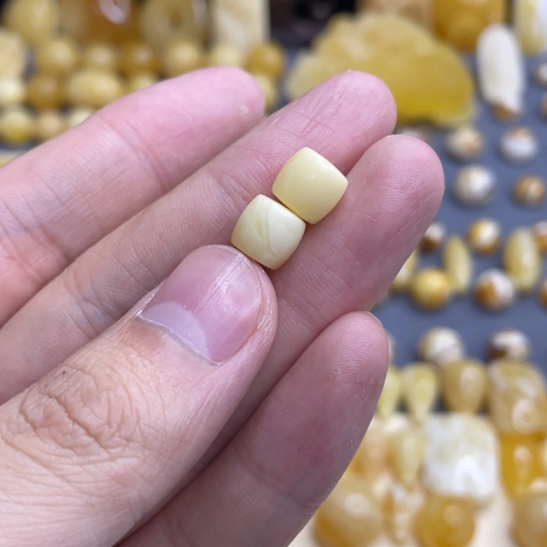 【闪购商品】琥珀颈饰未镶嵌啊**吧
