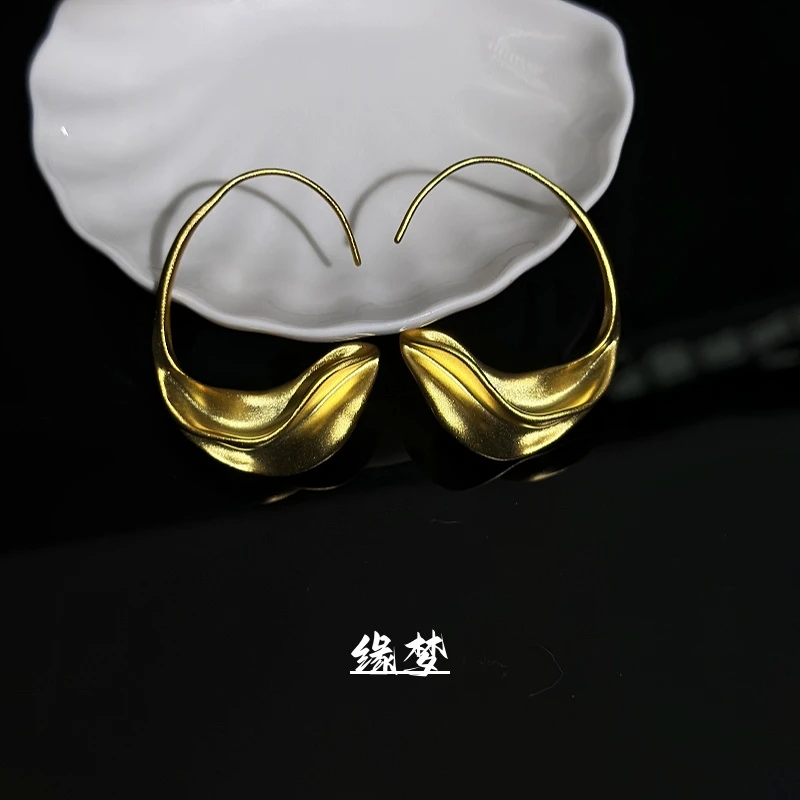 铜合金耳饰 曲线线条欧美设计感喷砂工艺大耳圈简约个性时尚气质