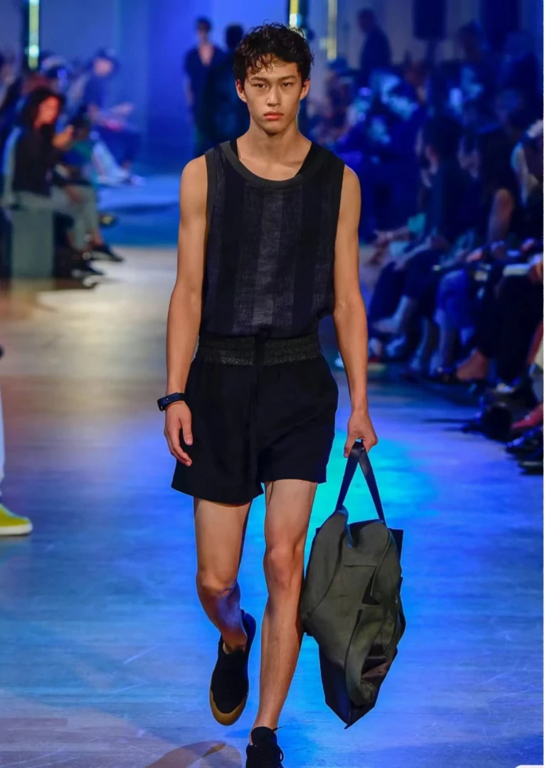 【潮品】6016#灰色交代潮牌夏季新款经典百搭时尚男女流行短袖