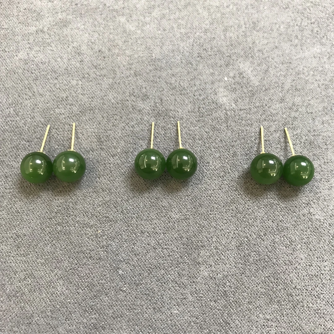 【欣妈珠宝】18k金和田碧玉耳钉（8mm+）#5892#（多样性发一）