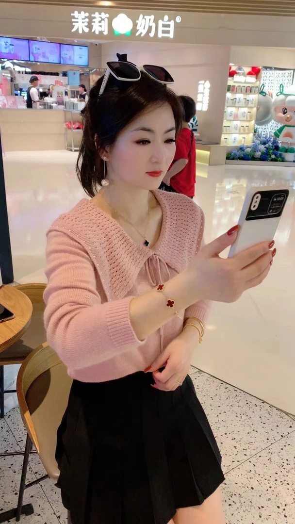 左右 秋季气质小香风针织长袖百搭时尚宽松短款设计感减龄毛衣