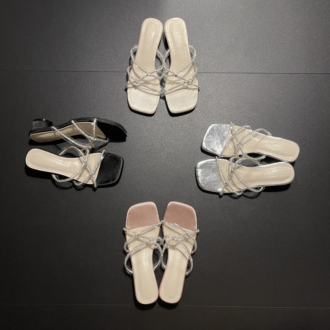 2024年夏季新款法式交叉水钻绑带时尚露趾方头粗跟凉拖气质高跟鞋