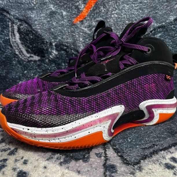 46码 AJ36紫外线 国内版 中帮篮球鞋 公价1039 鞋底磨损小 成色好