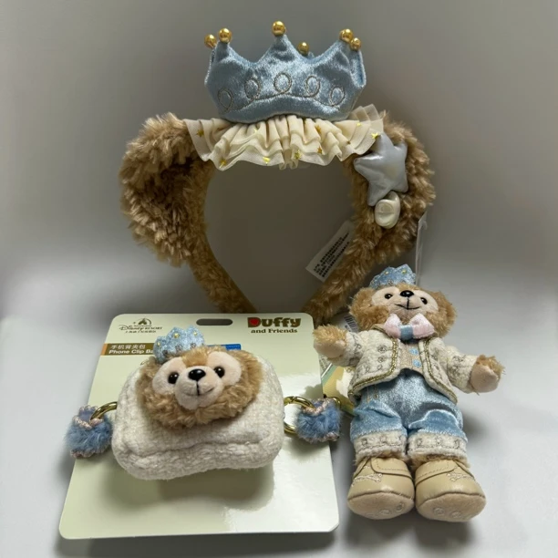 上迪乐园正品 梦幻庆典贝儿/达菲毛绒玩具挂件坐肩