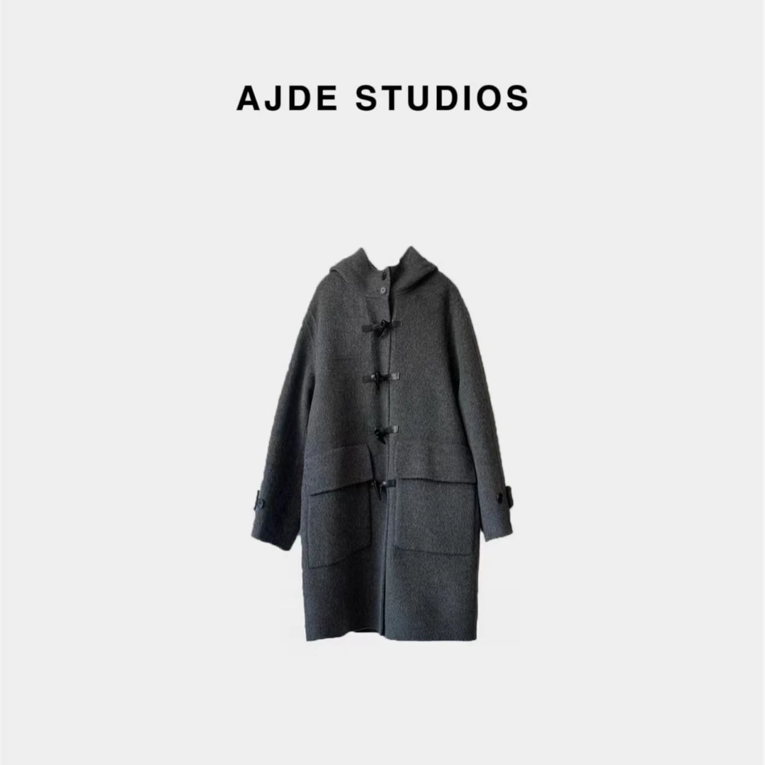 AJDE｜【年度清仓】格雷牛角扣大衣 01