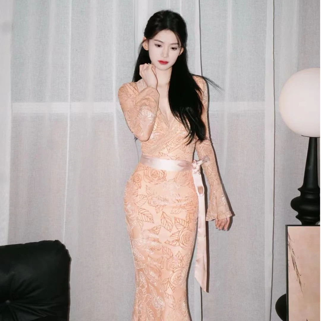 【藏白】（加绒）法式金丝绒连衣裙女秋长袖收腰修身裙-SXRSX406547