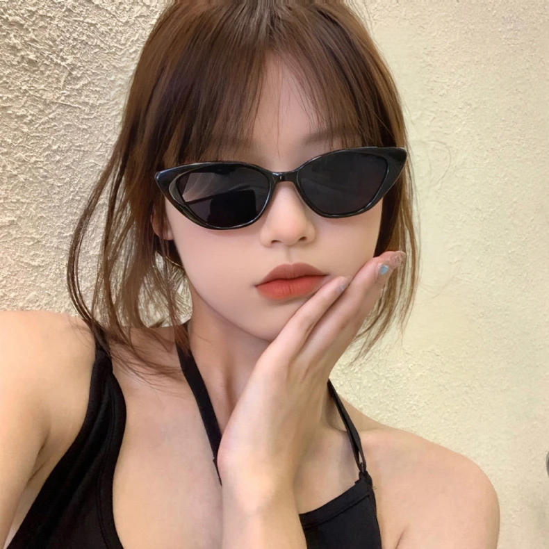 猫眼墨镜女显脸小高级感新款太阳镜网红复古潮时尚眼镜黑色简约