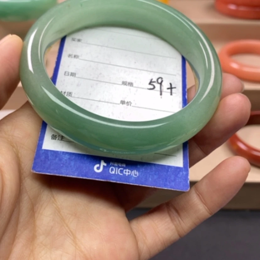 【闪购商品】石英质玉手镯未镶嵌