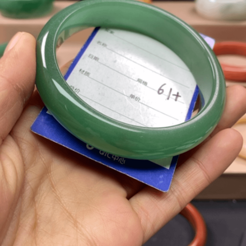 【闪购商品】石英质玉手镯未镶嵌