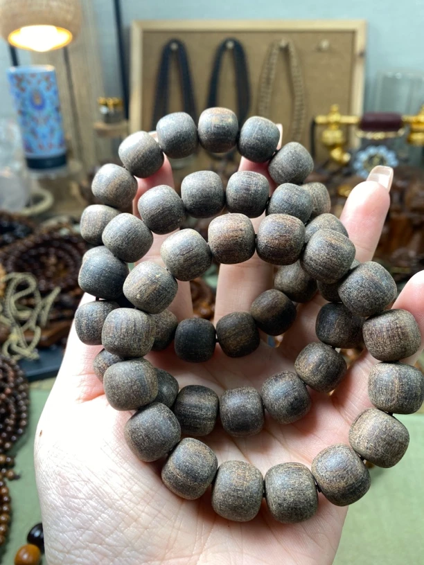 巴布亚贡木黑油底13×14mm手串多样性发其一