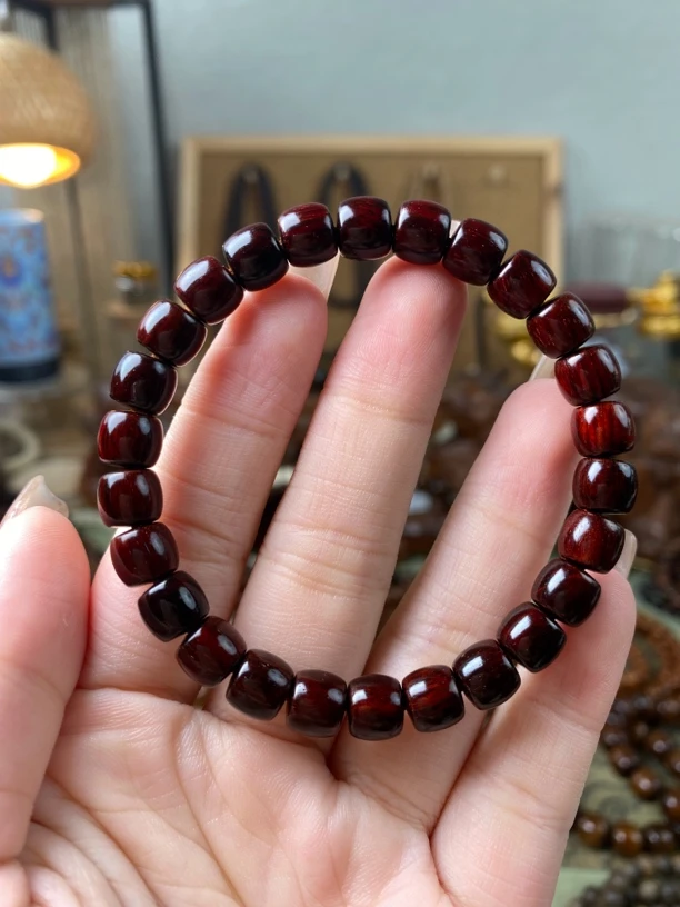 印度小叶紫檀（檀香紫檀）泥料规格7×8mm单圈直切手串