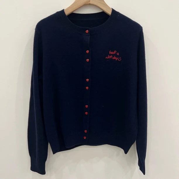 100%绵羊毛 爱心纽扣笑脸刺绣全羊毛针织衫开衫9526