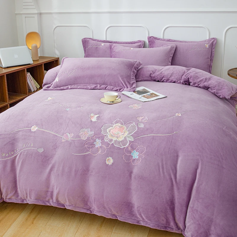 秋冬新款加绒加厚双面绒牛奶绒四件套纯色刺绣绣花防静电床品套件
