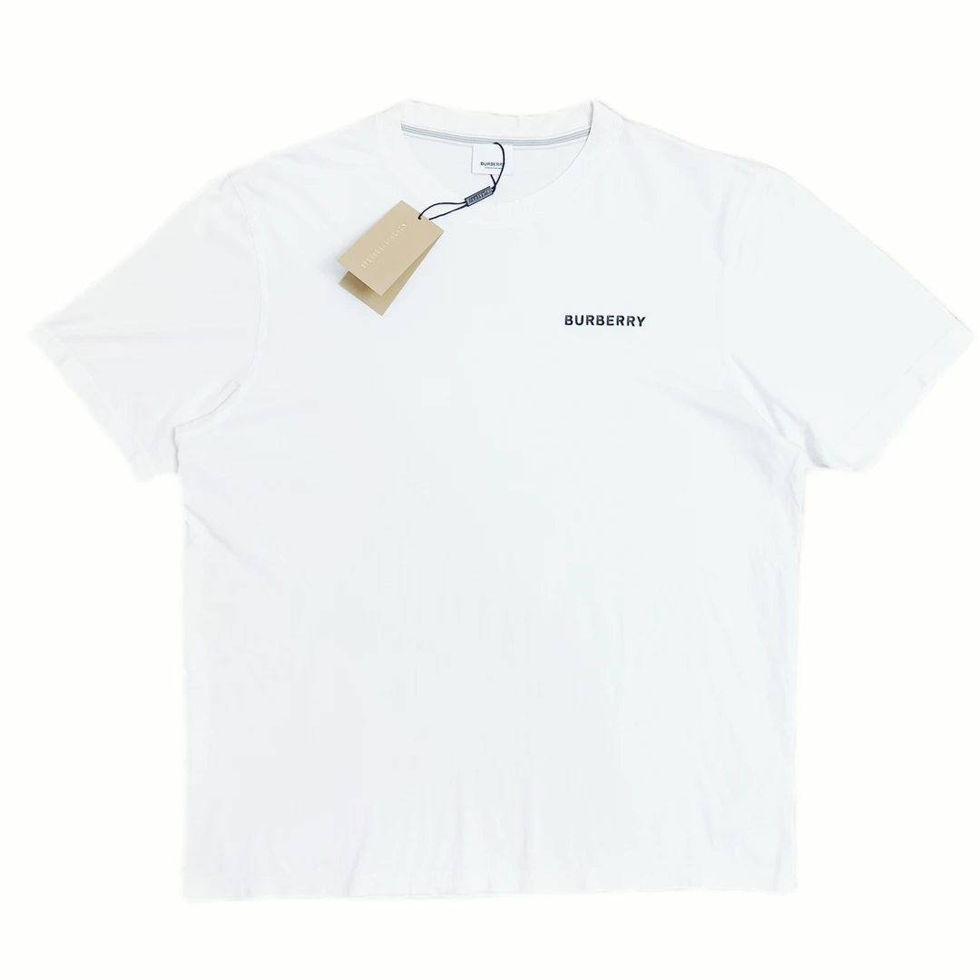 95新 BURBERRY/博柏利 burberry白色胸口胶状贴布小标短袖m码