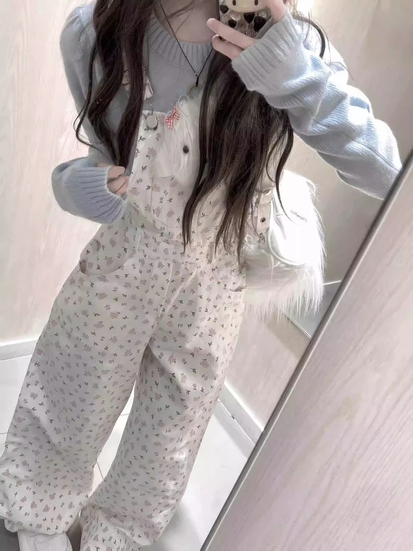 白色碎花牛仔背带裤女夏设计感宽松甜美小个子休闲直筒阔腿连体裤