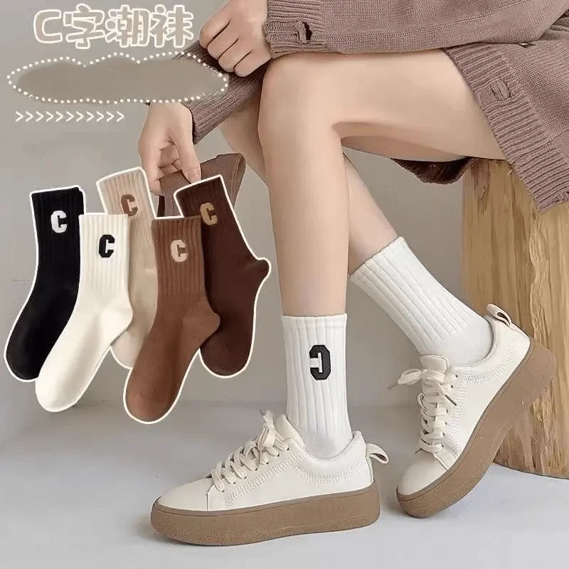 秋冬韩版女士袜子网红字母棉袜百搭运动袜配鲨鱼裤加厚中筒袜zr1