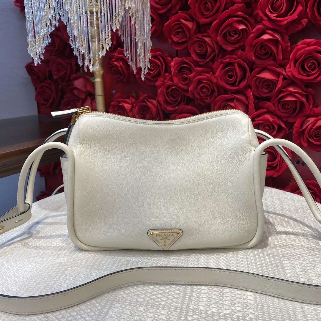 95新 Prada/普拉达 Prada普拉达新款Lindy/4447