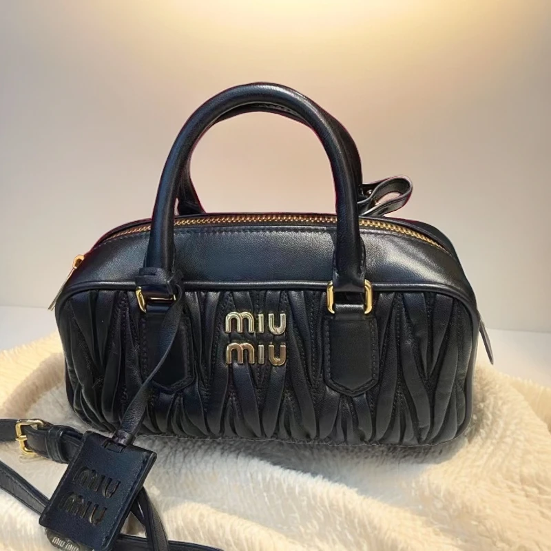 95新 MIU MIU/缪缪 艾派尔/黑色褶皱保龄球/0239