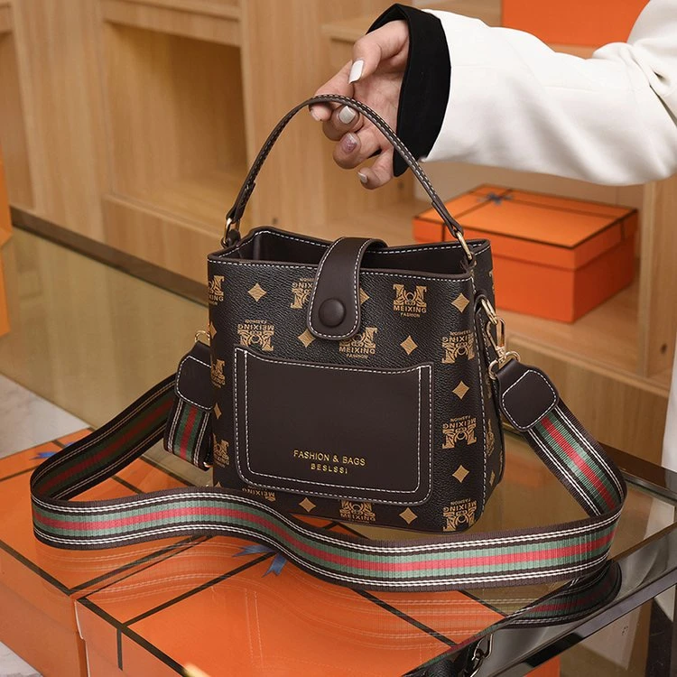 【MINI严选】大容量水桶2024新款轻奢潮流百搭手提单肩斜挎包爆款