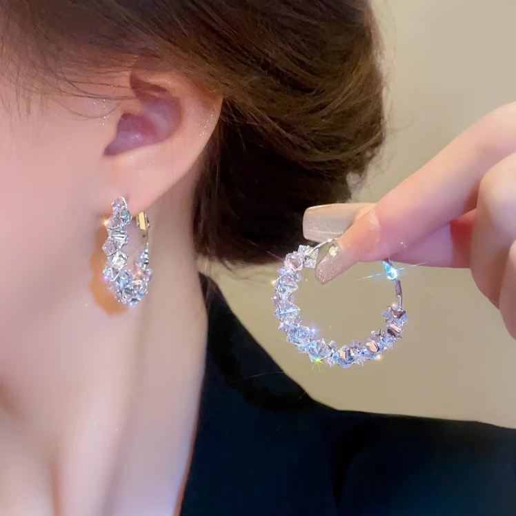 铜合金耳饰 轻奢锆石耳圈小众设计高级感2024年新款圆圈耳环女潮