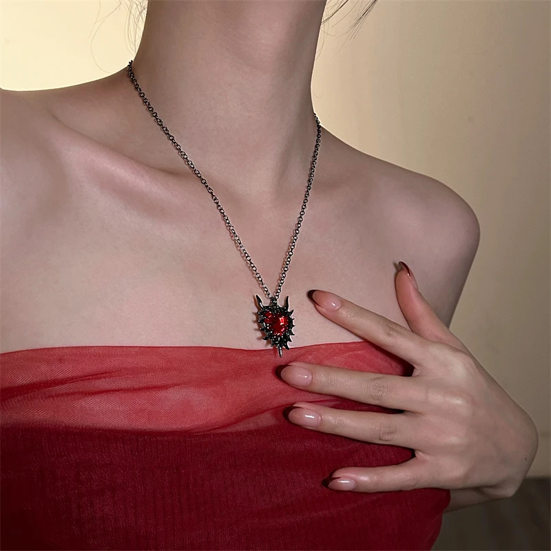 合金项链 X4821-1欧美简约哥特风红色镶嵌爱心枪黑色链条项链配