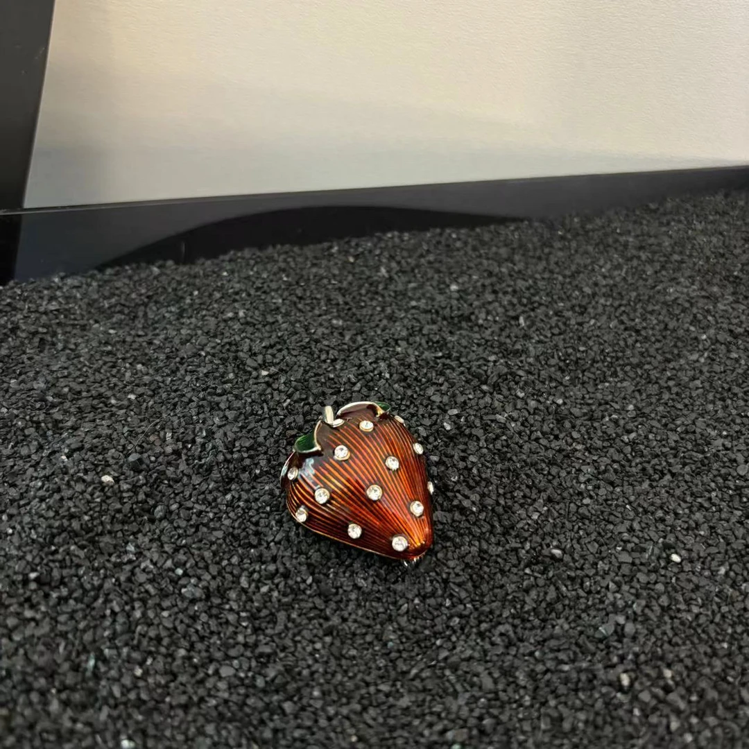 铜合金胸针 红色草莓胸针XZ015-219