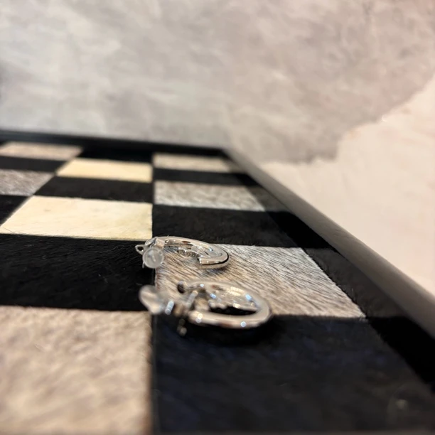 铜合金合成锆石耳饰 字母地球白色耳环EH2152