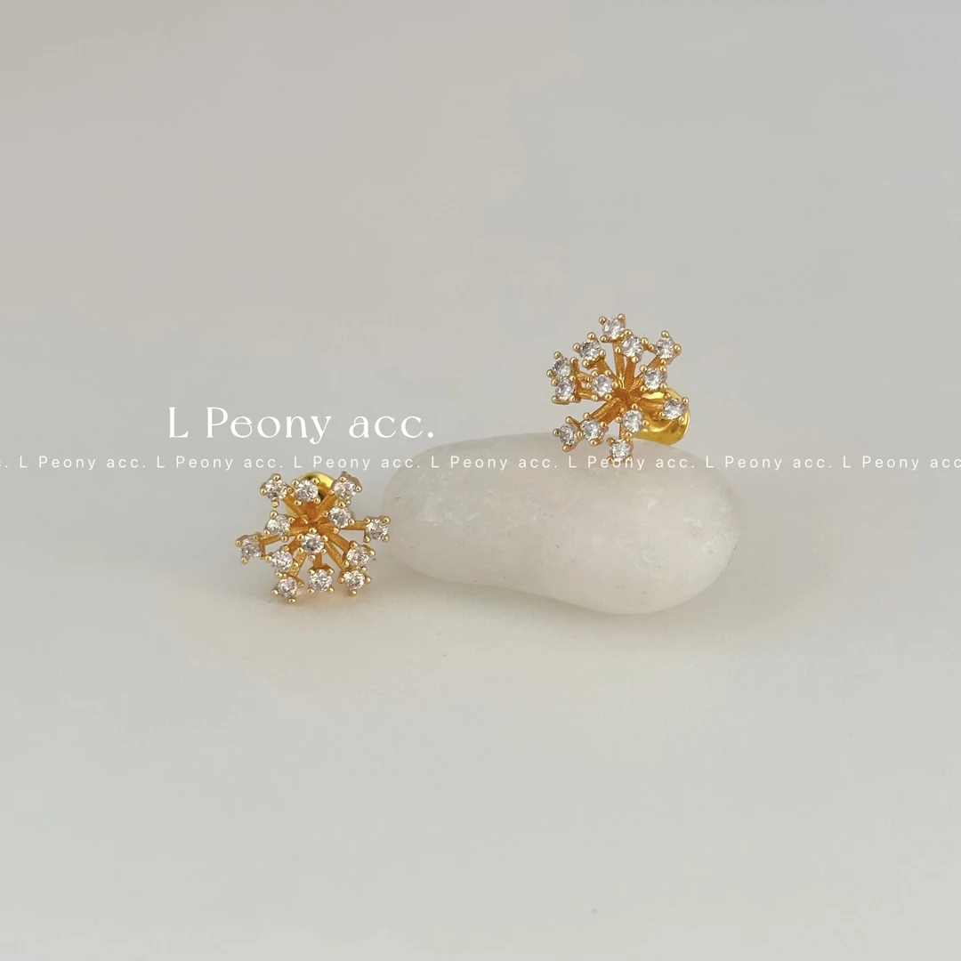 黄铜锆石耳饰 055 雪花耳钉轻奢精致设计感小巧百搭韩式耳饰