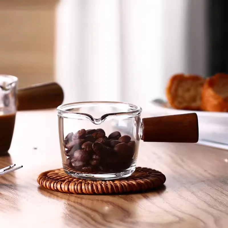 唯物生活 ins风玻璃小奶盅浓缩咖啡加奶杯家用日式尖嘴杯木柄奶罐