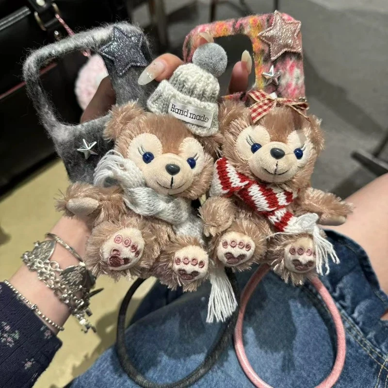 冬日毛绒围巾达菲熊适用于苹果16promax手机壳iphone15趣味少女心