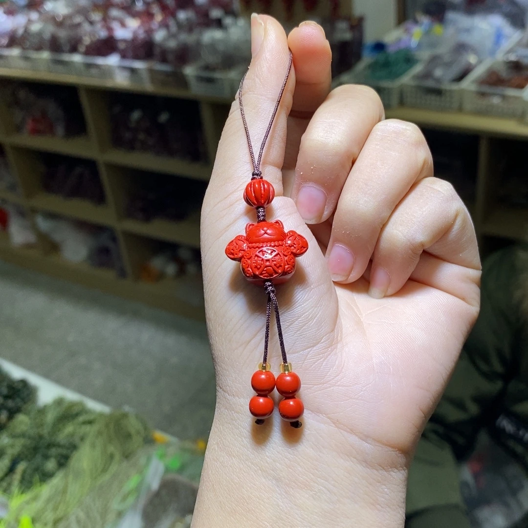 天然辰砂通货款朱砂红砂招财猫手机挂坠精美吊坠包挂钥匙链小吊坠
