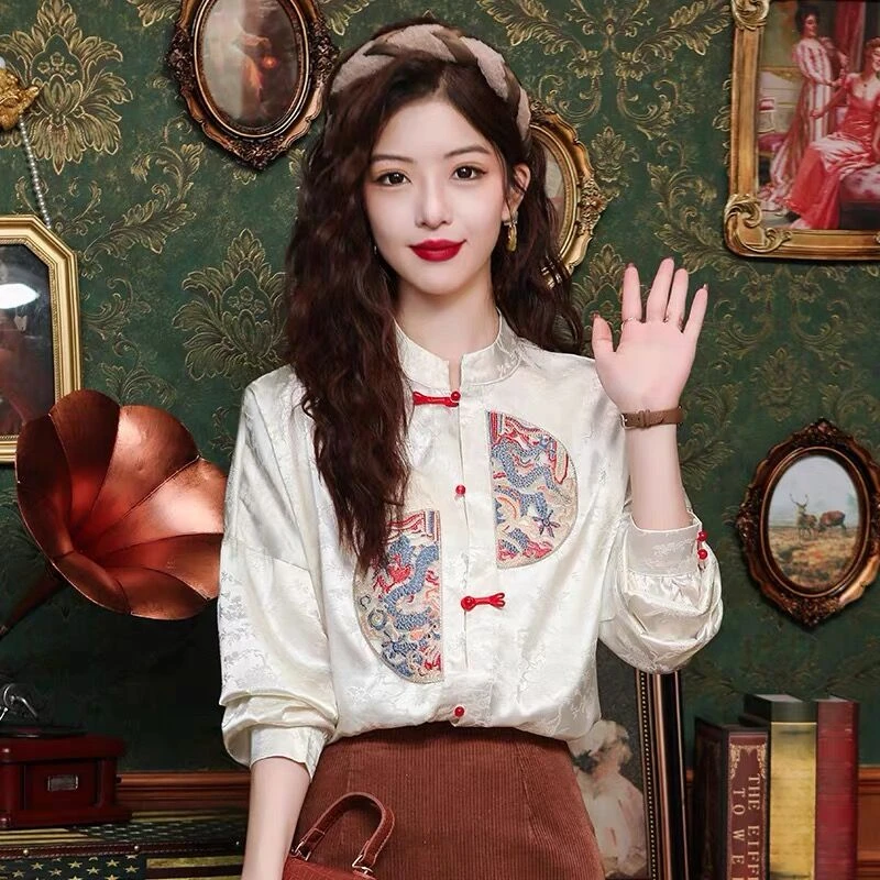 j22-3968 新中式盘扣衬衫女春装2024年新款复古国风刺绣小衫上衣
