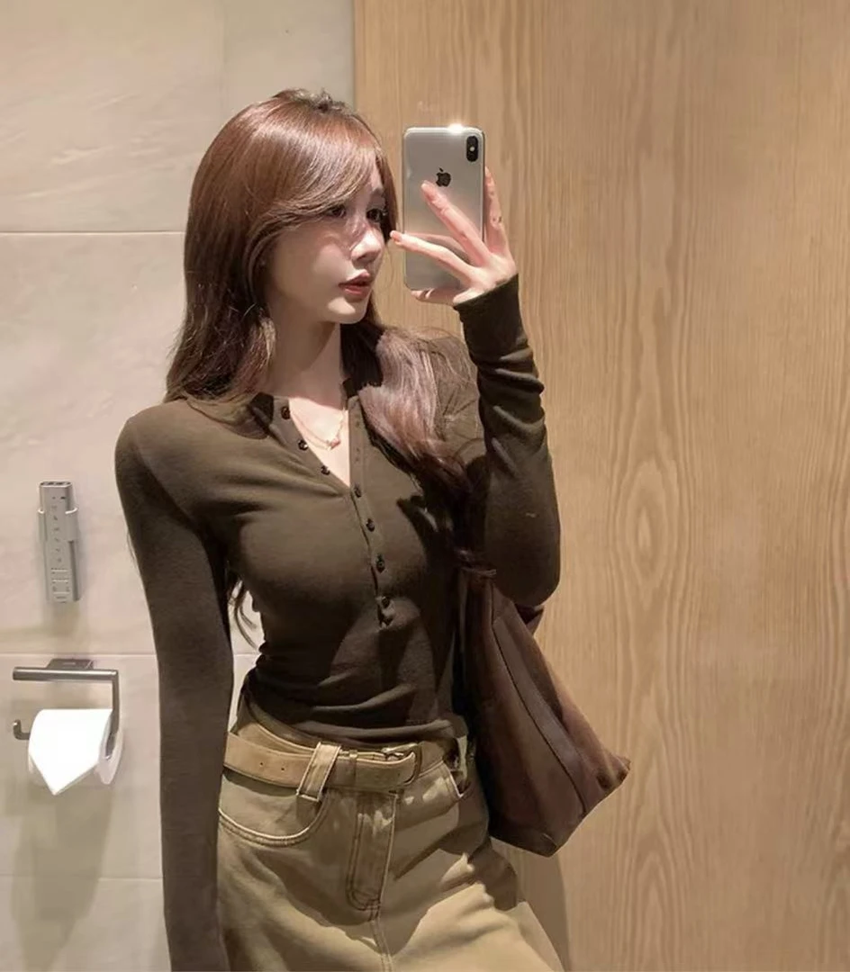 131-1纯欲风长袖女性感辣妹短款秋季内搭洋气修身打底衫别致上衣