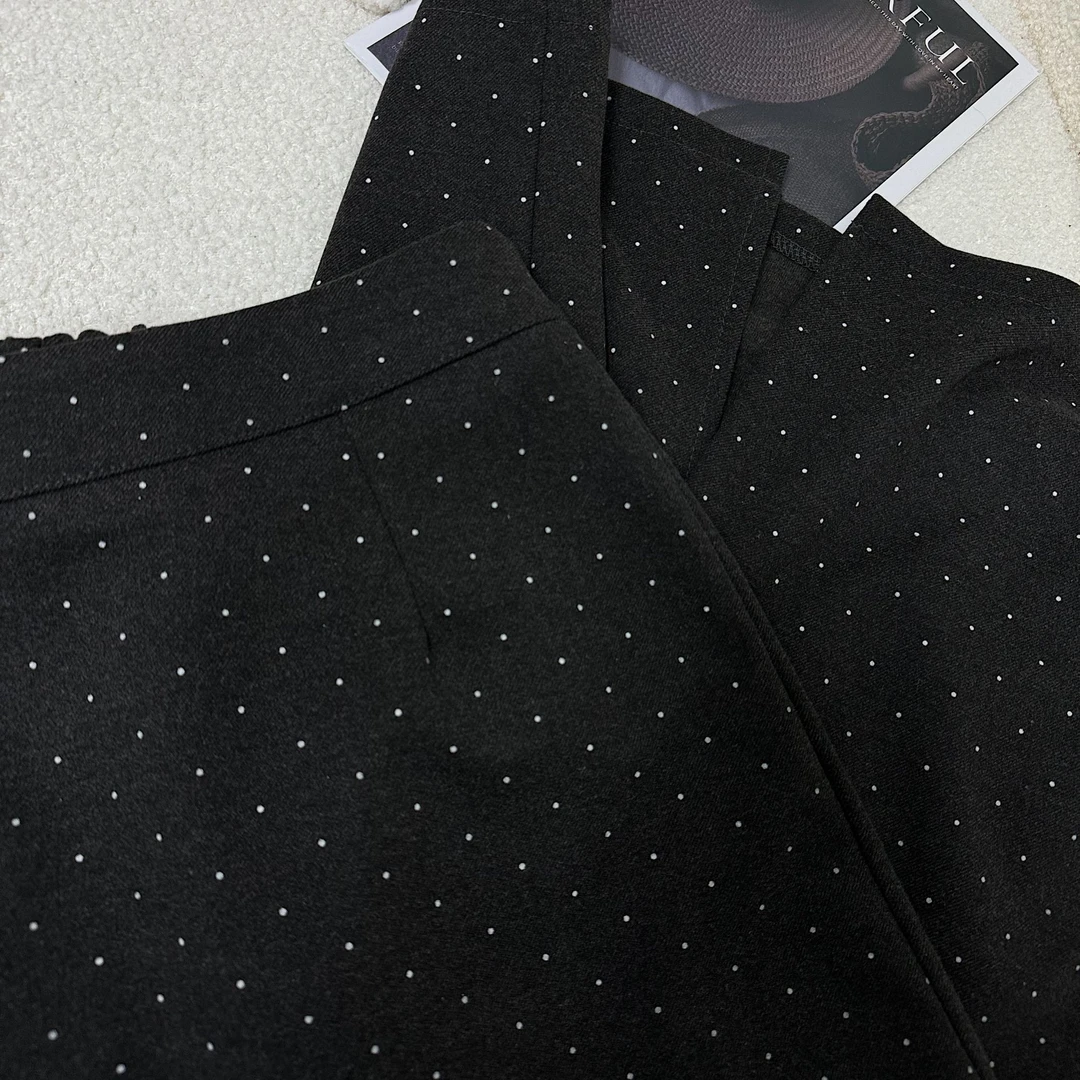 okk！呢料波点半身长裙后开叉女