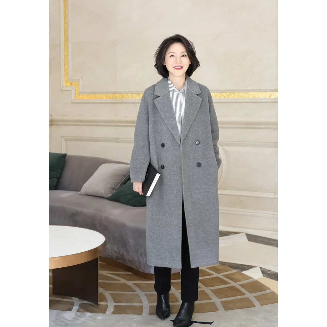 我是摩羯 柏林灰 康平纳90支美丽诺羊毛桑蚕丝双排扣单面呢大衣