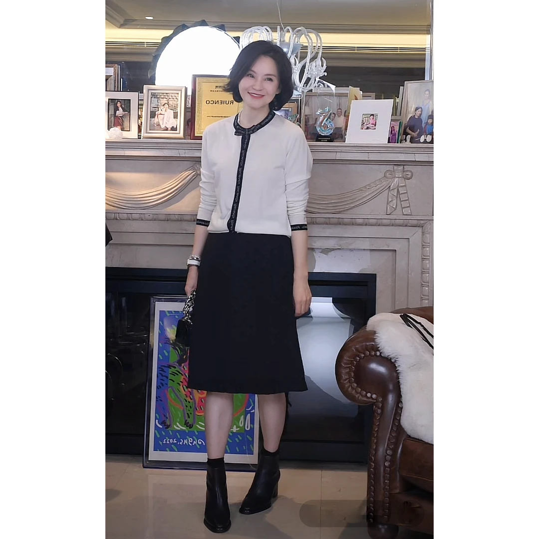 我是摩羯 浪漫波尔卡植绒波点下摆荷叶花边抽褶灵动百搭的小A半裙