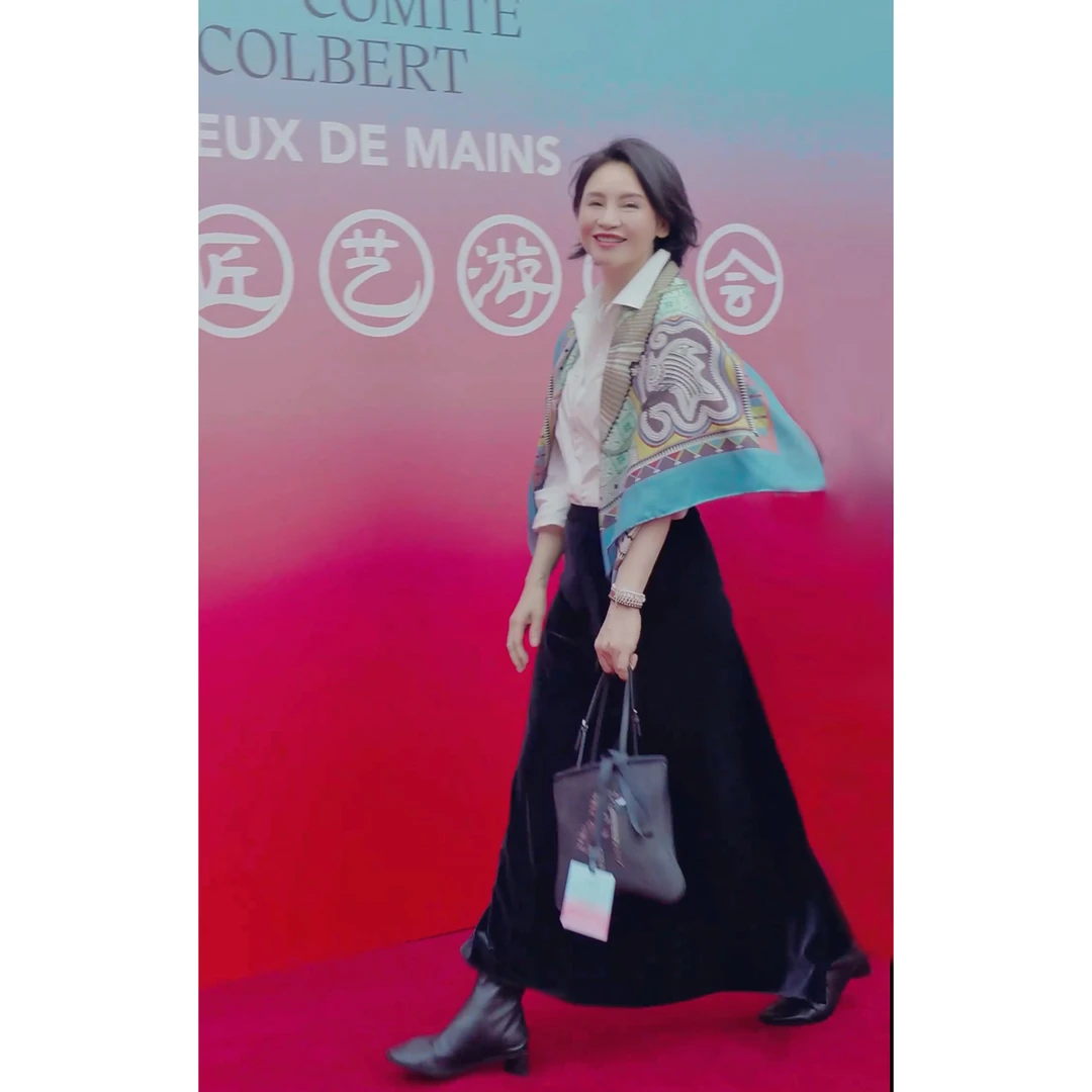 我是摩羯黑丝绒 韩国进口细密丝绒高腰H型优雅百搭长短款鱼尾半裙