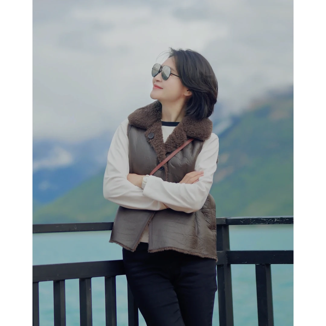 我是摩羯 里斯本的冬天 南非进口奥尔良希尔羊皮毛一体双面穿马夹