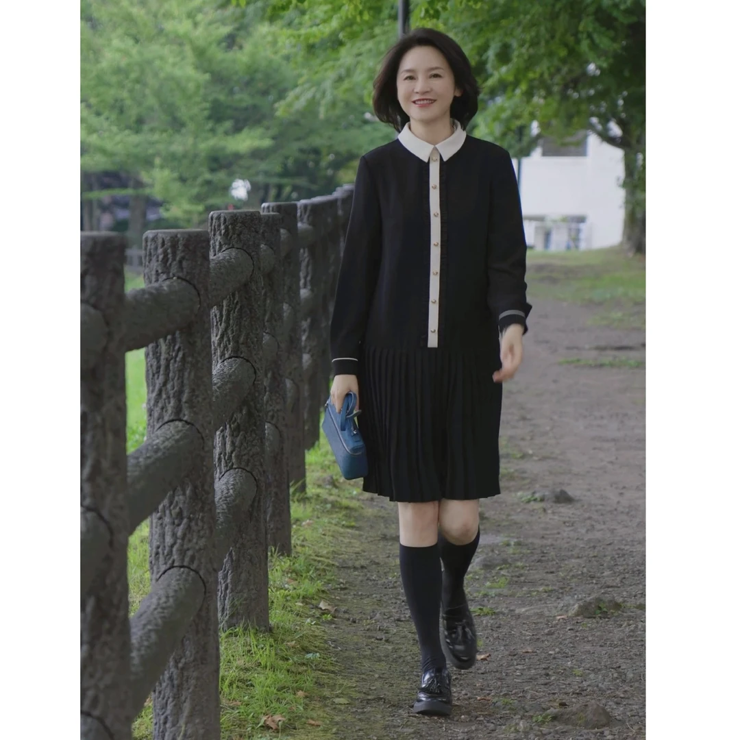 我是摩羯 辛德瑞拉小黑裙 小翻领百褶通勤百搭弹力秋季长袖连衣裙