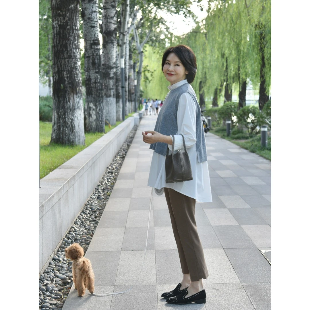 我是摩羯秋游日减龄清新中长款白汉元素衬衣拼接针织假两件外套