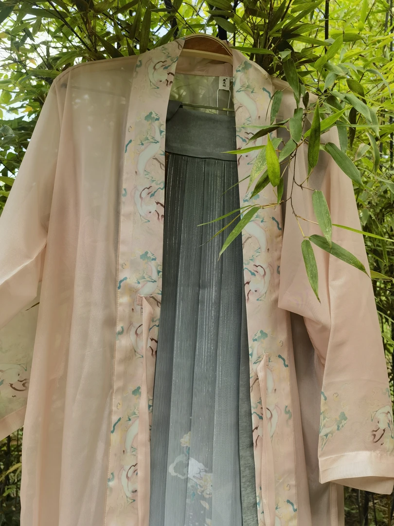 宋制三件套  宋制中褙子  百迭裙