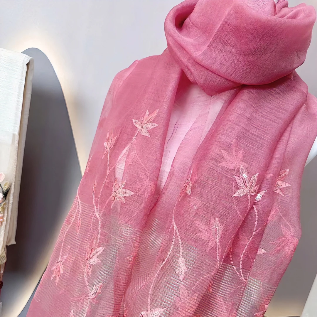 AA906桑蚕丝绵羊毛丝巾绣花围巾高档披肩-【枫叶亮片】胭脂红色